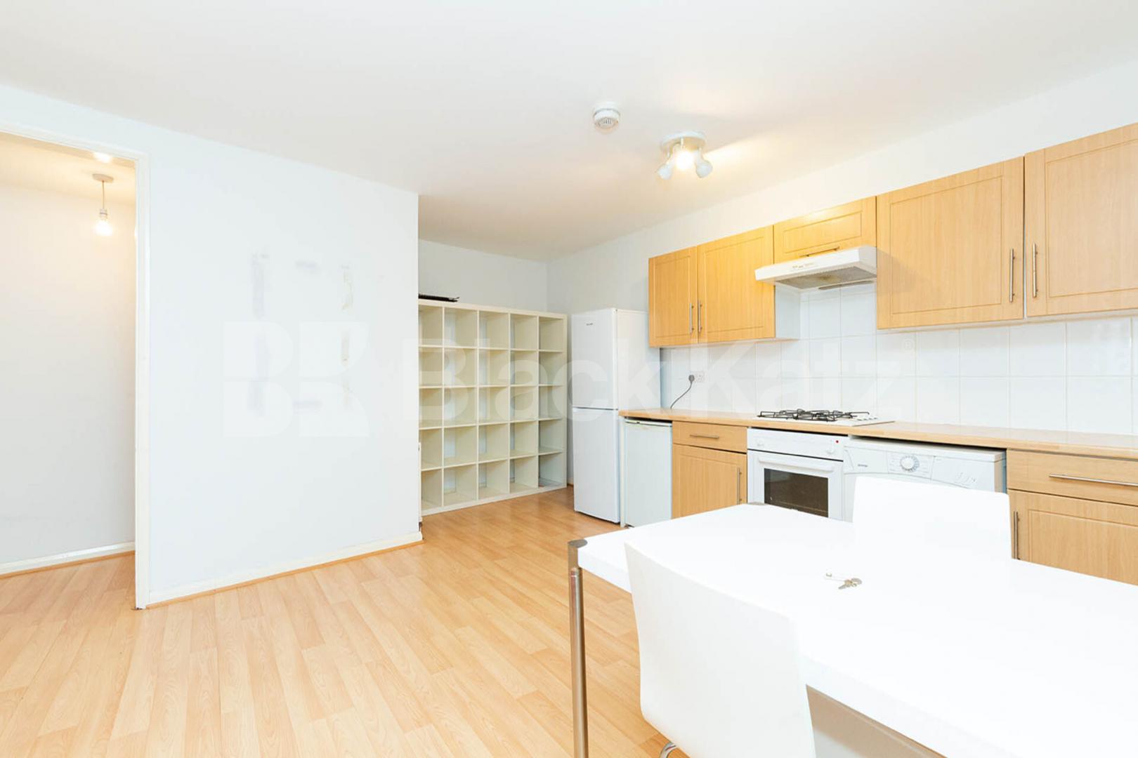 Spacious ground floor 1 bedroom in the heart of Stoke Newington Windus Road, Stoke Newington 